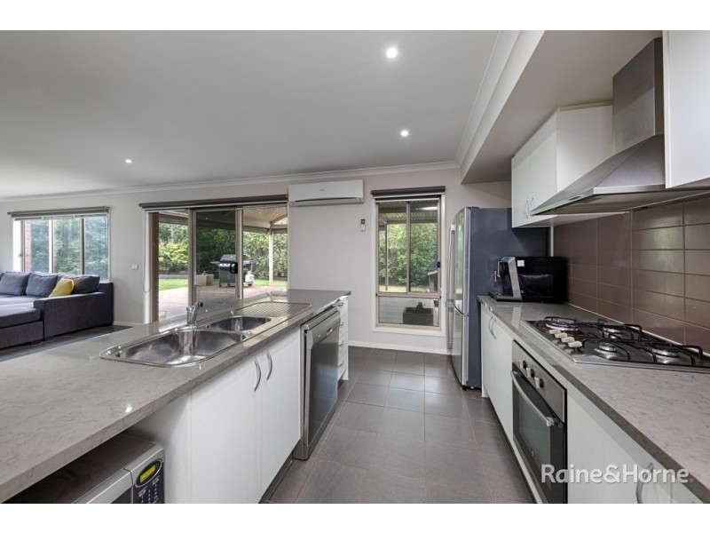 21 LONGMIRE COURT, Sunbury VIC 3429
