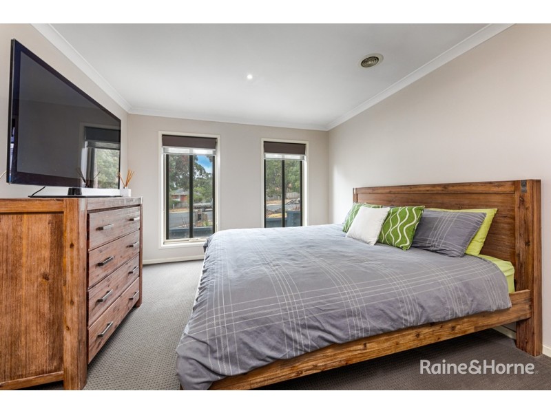 21 LONGMIRE COURT, Sunbury VIC 3429