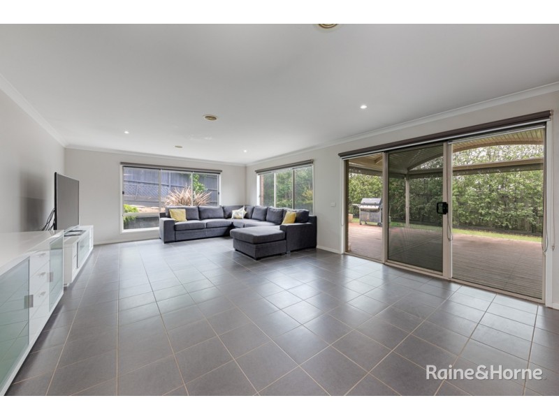 21 LONGMIRE COURT, Sunbury VIC 3429