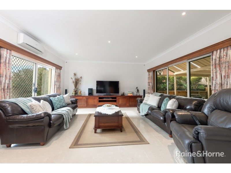 5 The Heights, Sunbury VIC 3429