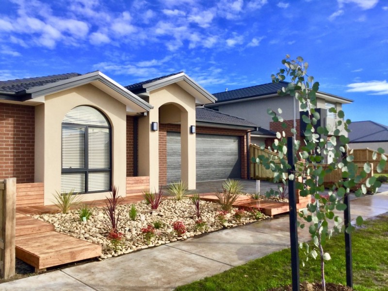 22 Pavillion Circuit, Sunbury VIC 3429