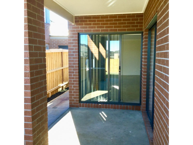 22 Pavillion Circuit, Sunbury VIC 3429
