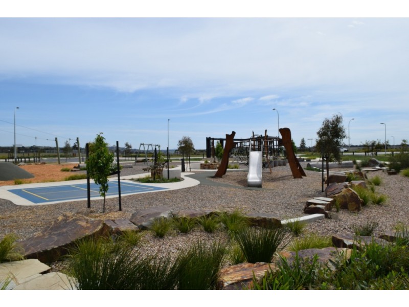22 Pavillion Circuit, Sunbury VIC 3429