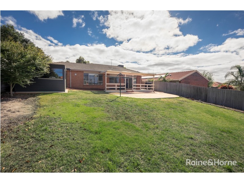 64 Balmoral Circuit, Sunbury VIC 3429