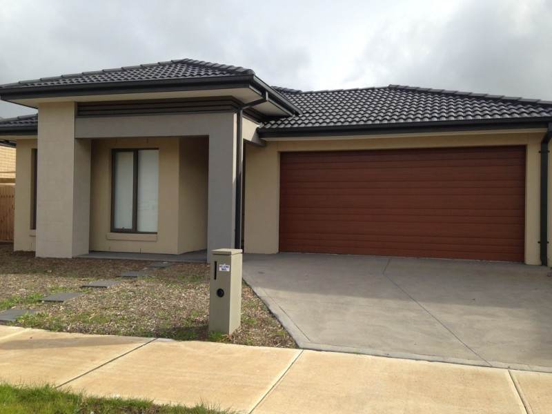 32 FESTIVAL STREET, Diggers Rest VIC 3427