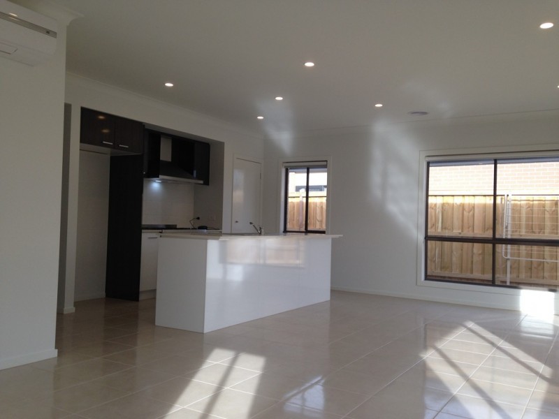 32 FESTIVAL STREET, Diggers Rest VIC 3427