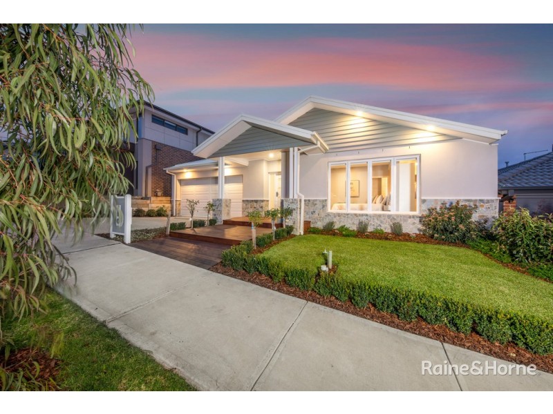 13 Friesian Drive, Sunbury VIC 3429