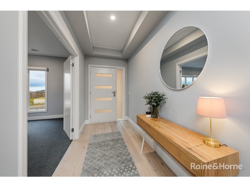 13 Friesian Drive, Sunbury VIC 3429