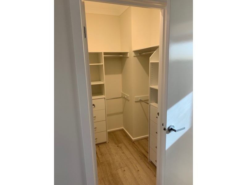 16 Landscape Place, Sunbury VIC 3429