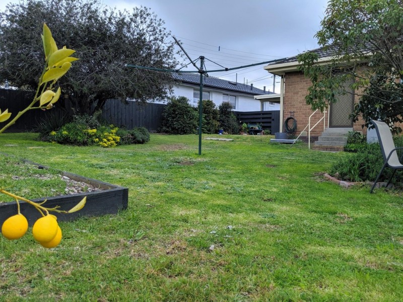 9 Casey Avenue, Sunbury VIC 3429