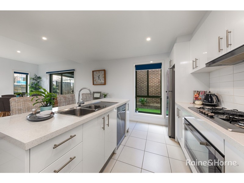 1/23 Outlook Way, Sunbury VIC 3429