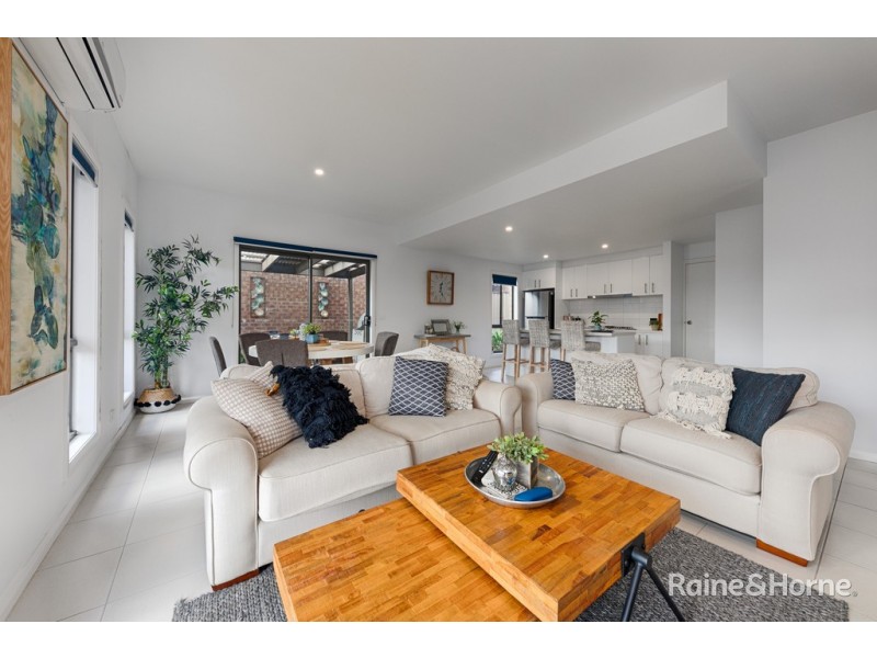 1/23 Outlook Way, Sunbury VIC 3429