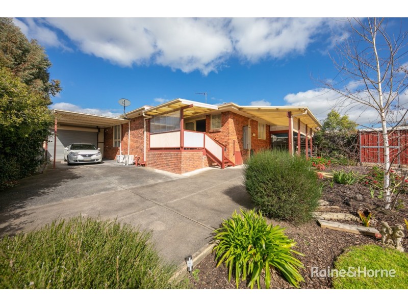 14 Fraser Court, Sunbury VIC 3429