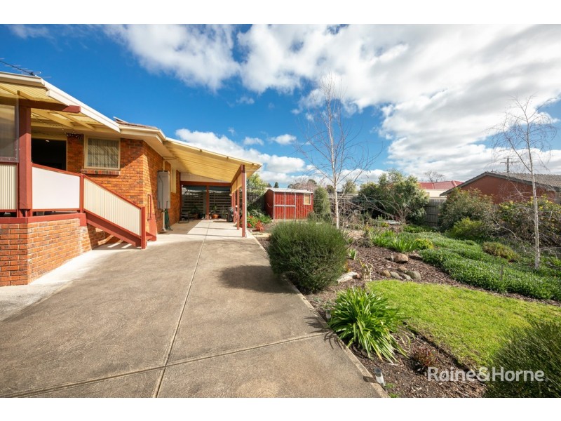 14 Fraser Court, Sunbury VIC 3429
