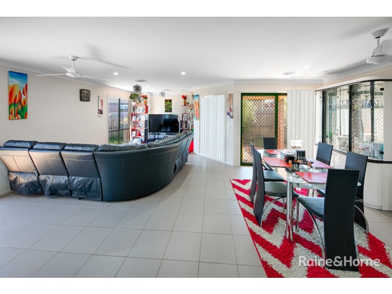 10 GOSSE CRESCENT, Brookfield VIC 3338