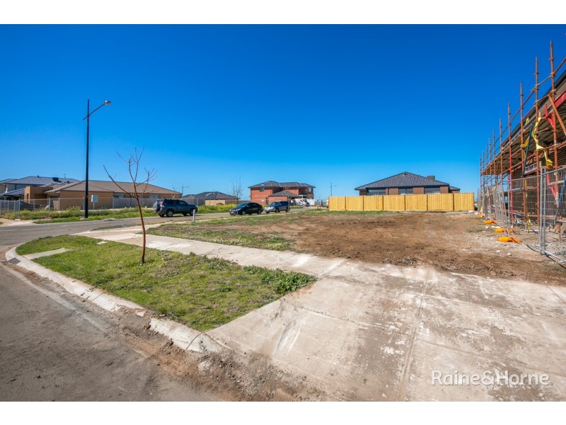 9 Carroll Street, Diggers Rest VIC 3427