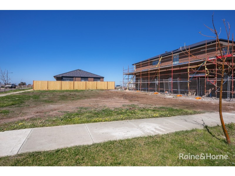 9 Carroll Street, Diggers Rest VIC 3427