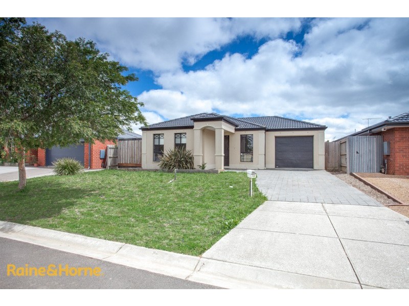 12 Massie Circuit, Sunbury VIC 3429