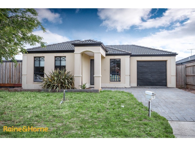 12 Massie Circuit, Sunbury VIC 3429