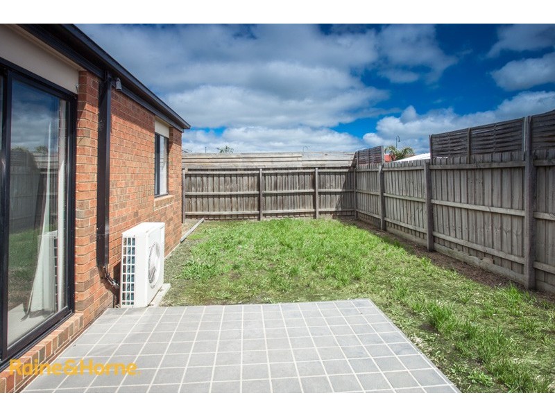 12 Massie Circuit, Sunbury VIC 3429