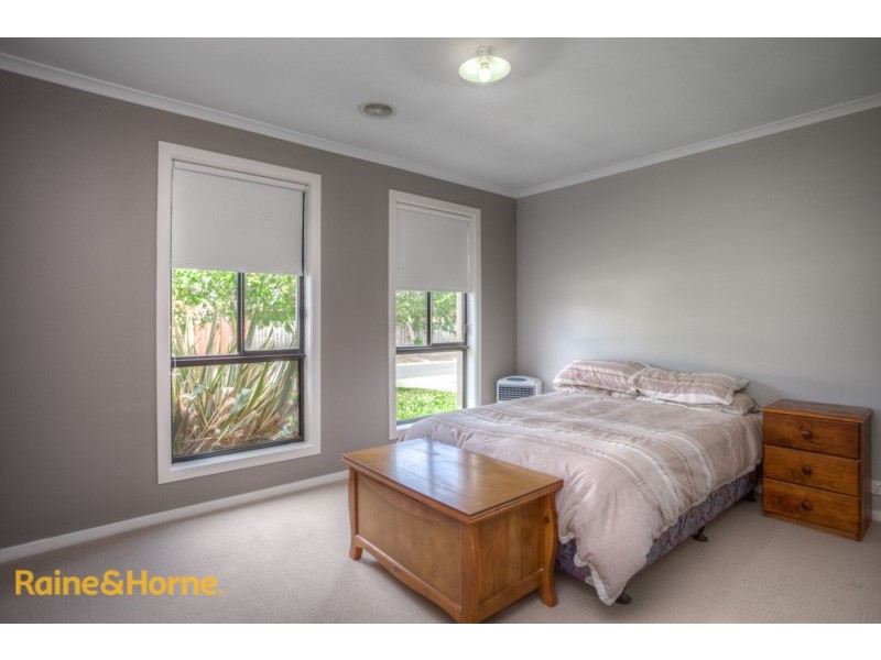 12 Massie Circuit, Sunbury VIC 3429