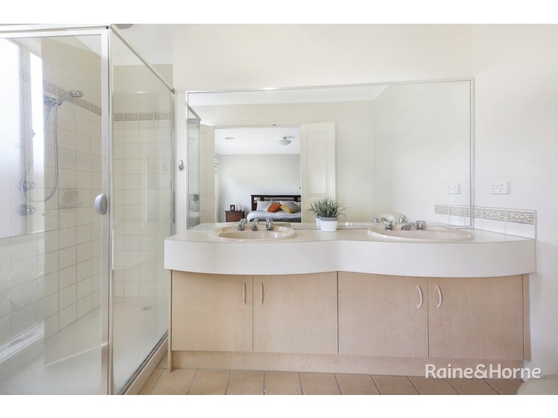 14 Cumberland Chase, Sunbury VIC 3429