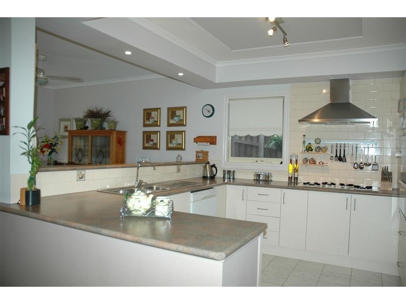 38 Balmoral Circuit, Sunbury VIC 3429