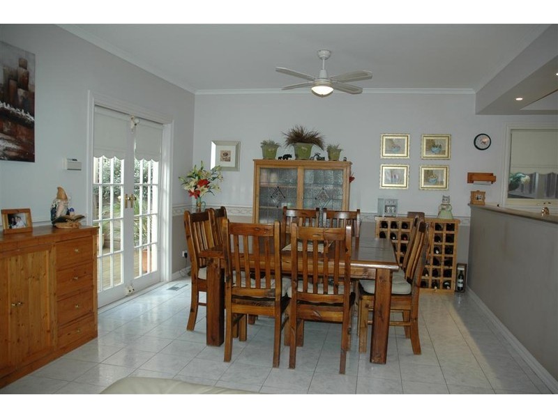 38 Balmoral Circuit, Sunbury VIC 3429