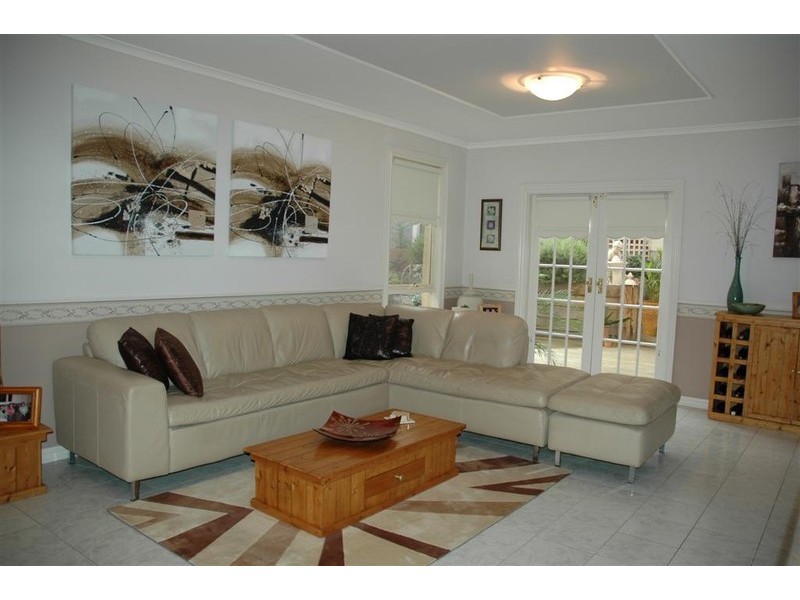 38 Balmoral Circuit, Sunbury VIC 3429