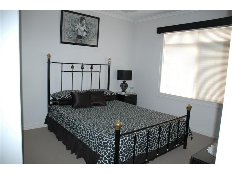 38 Balmoral Circuit, Sunbury VIC 3429