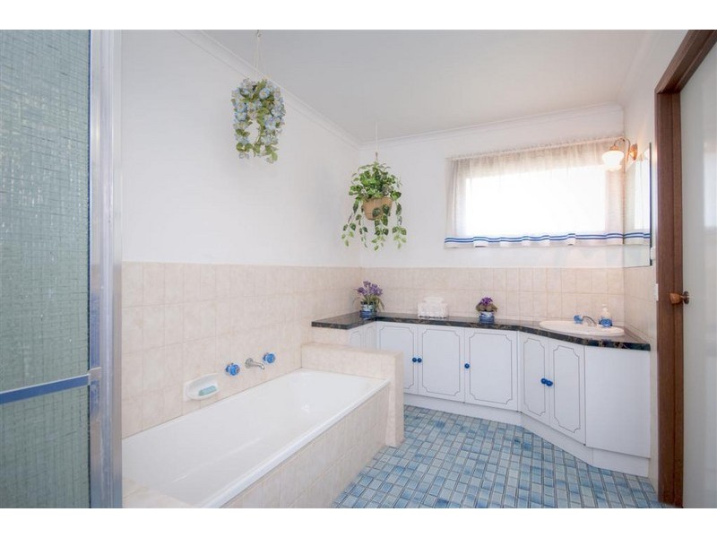 10 Buckley Road, Diggers Rest VIC 3427