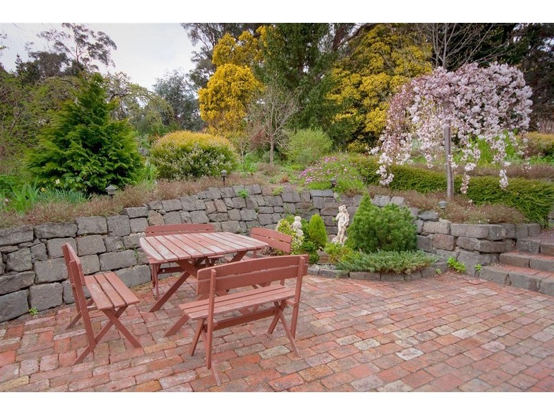 55 Outawood Rise, Gisborne VIC 3437