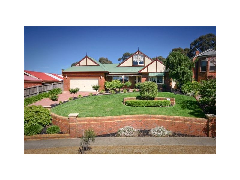 9 Fullwood Drive, Sunbury VIC 3429