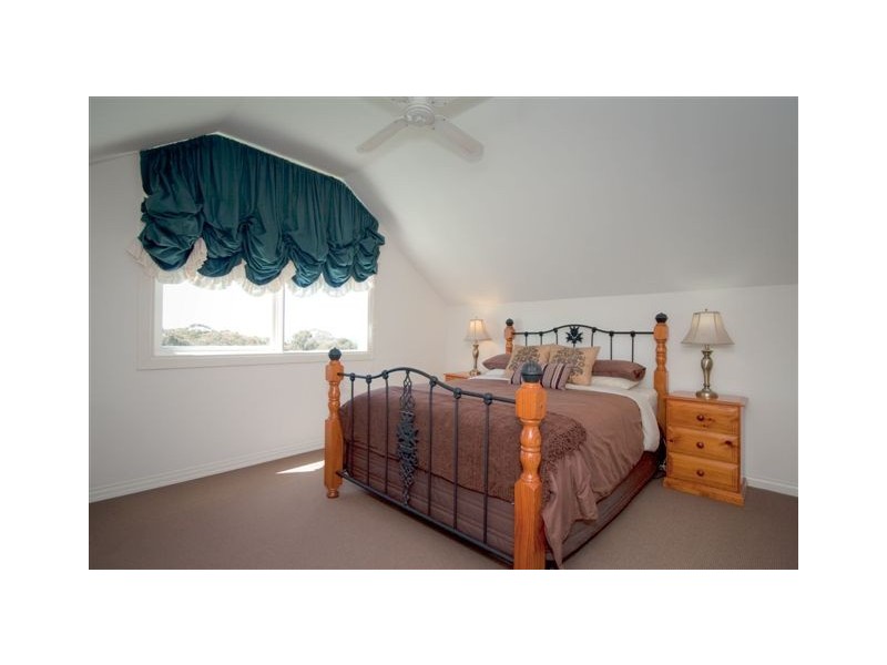 9 Fullwood Drive, Sunbury VIC 3429