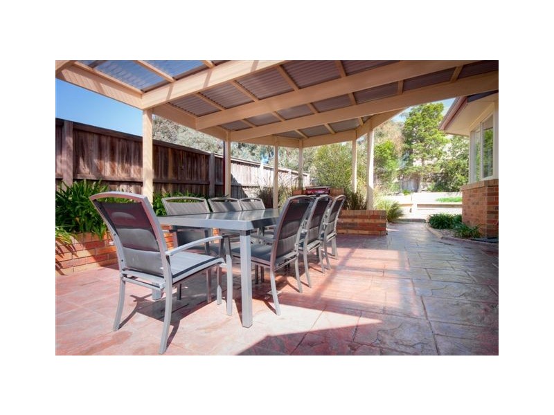 9 Fullwood Drive, Sunbury VIC 3429