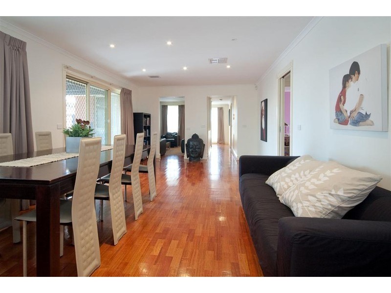 17 Manning Court, Sunbury VIC 3429