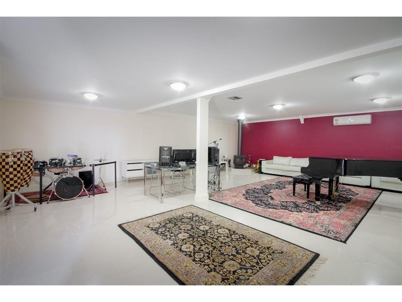 17 Manning Court, Sunbury VIC 3429