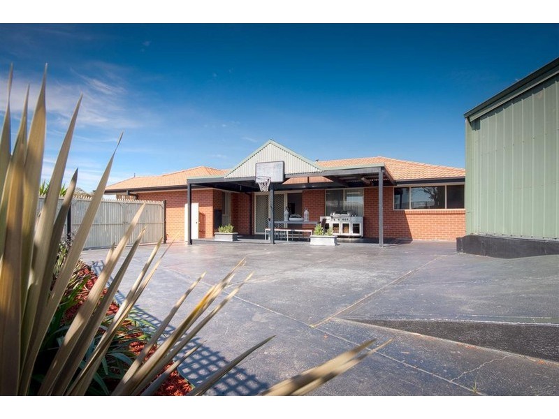 17 Manning Court, Sunbury VIC 3429