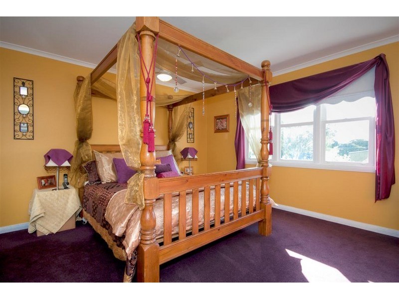 31 Mahoneys Road, Riddells Creek VIC 3431