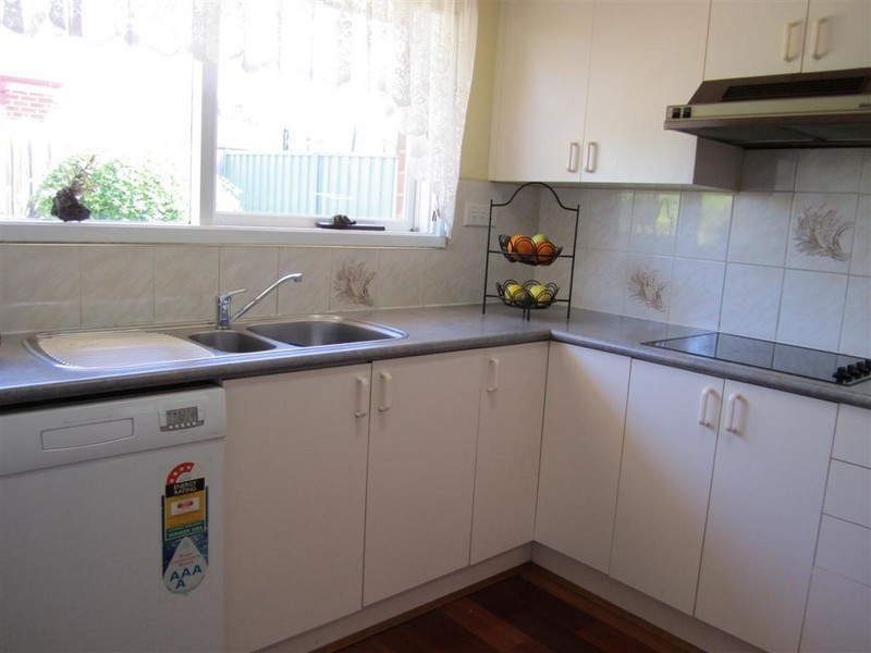 27 Dobell Avenue, Sunbury VIC 3429