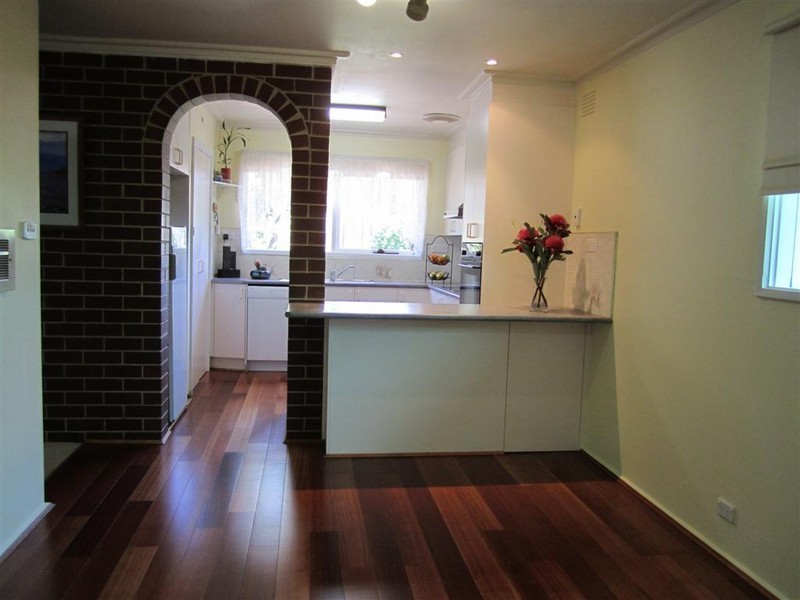 27 Dobell Avenue, Sunbury VIC 3429