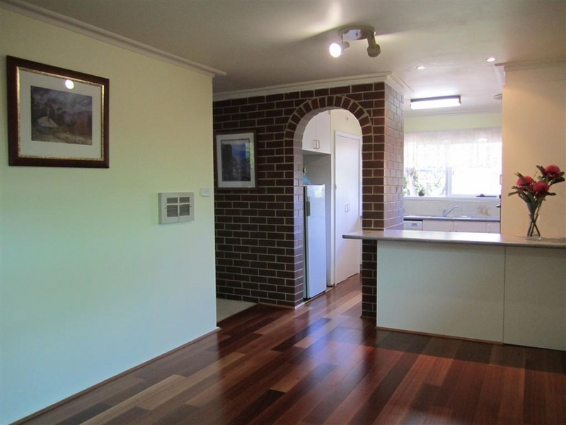 27 Dobell Avenue, Sunbury VIC 3429