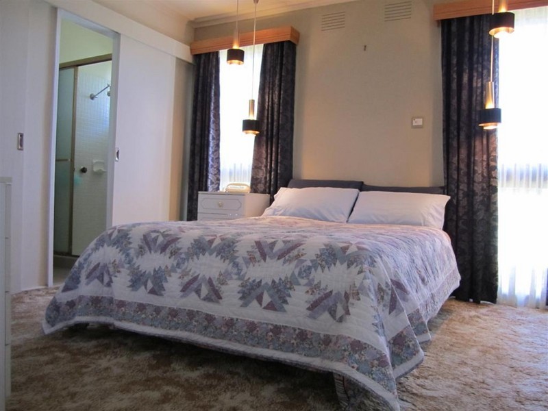 27 Dobell Avenue, Sunbury VIC 3429