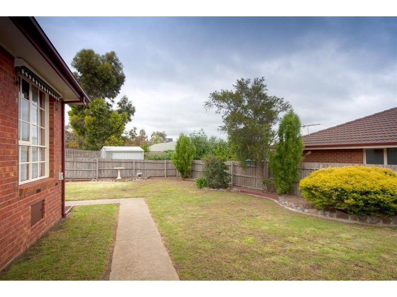 8 Bruce Court, Sunbury VIC 3429
