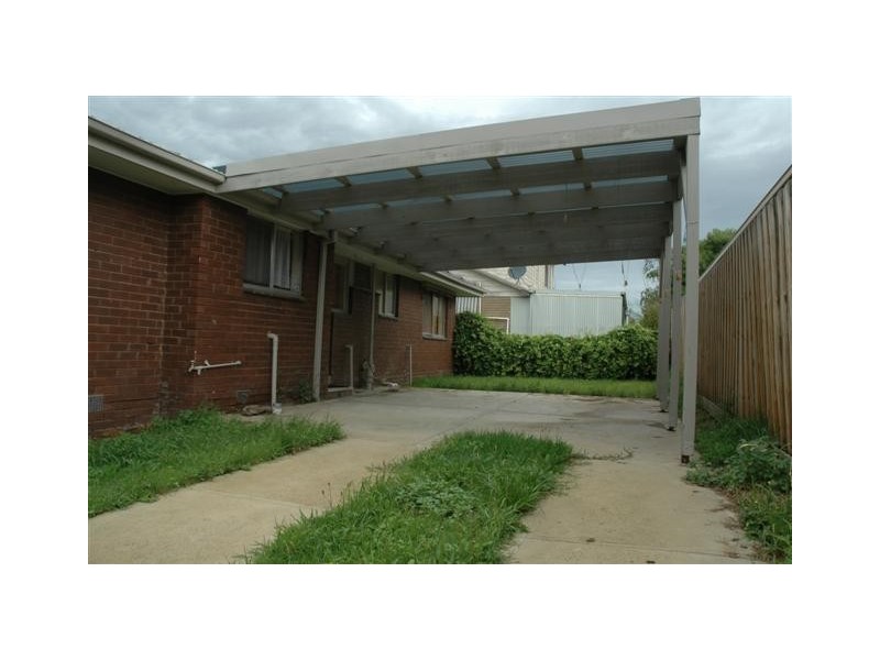 9 Lindsay Avenue, Sunbury VIC 3429