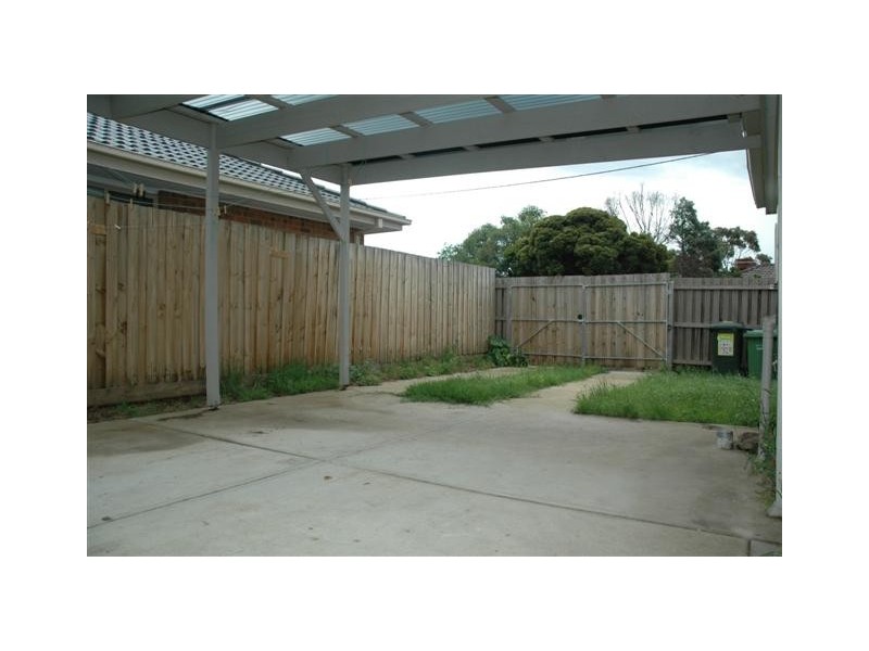 9 Lindsay Avenue, Sunbury VIC 3429