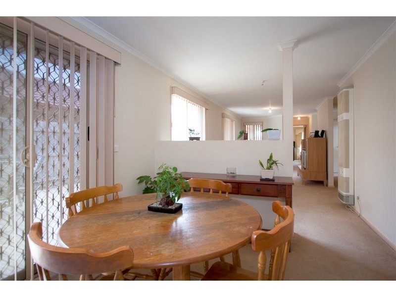 90 Sorbonne Drive, Sunbury VIC 3429