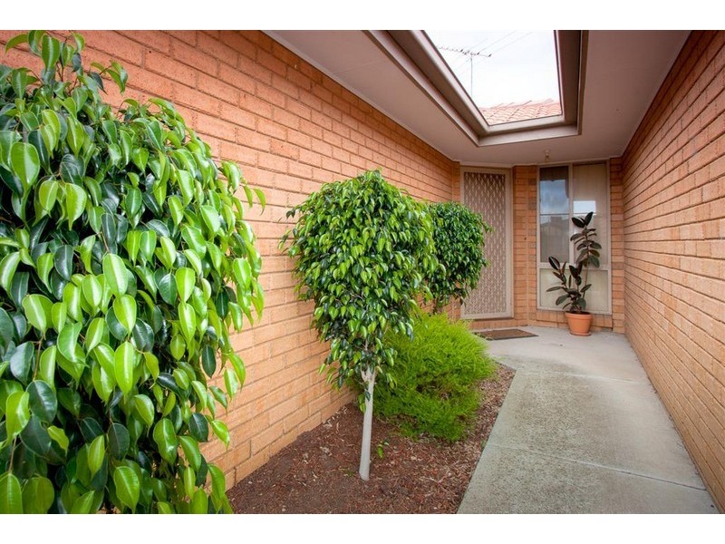 90 Sorbonne Drive, Sunbury VIC 3429