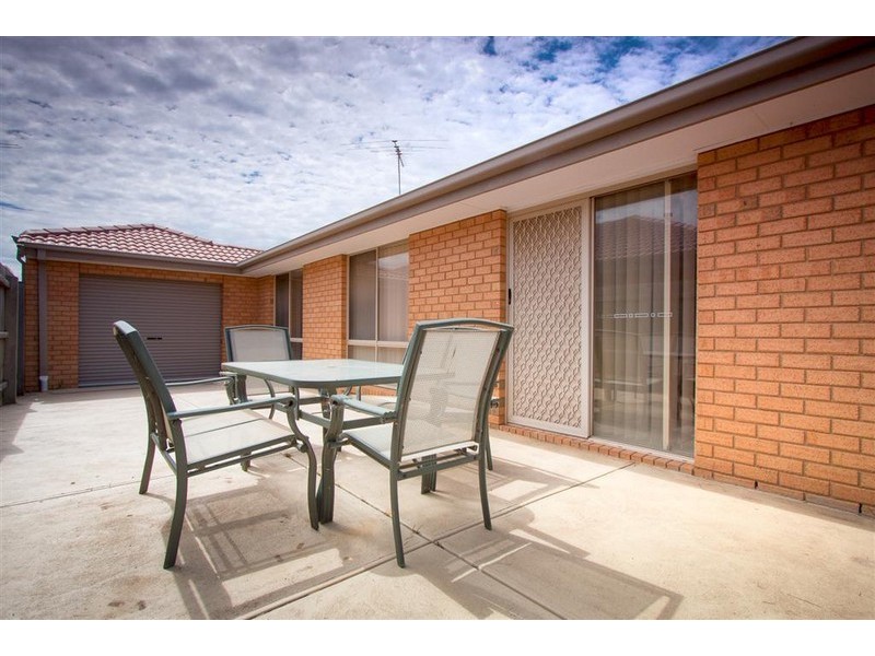 90 Sorbonne Drive, Sunbury VIC 3429