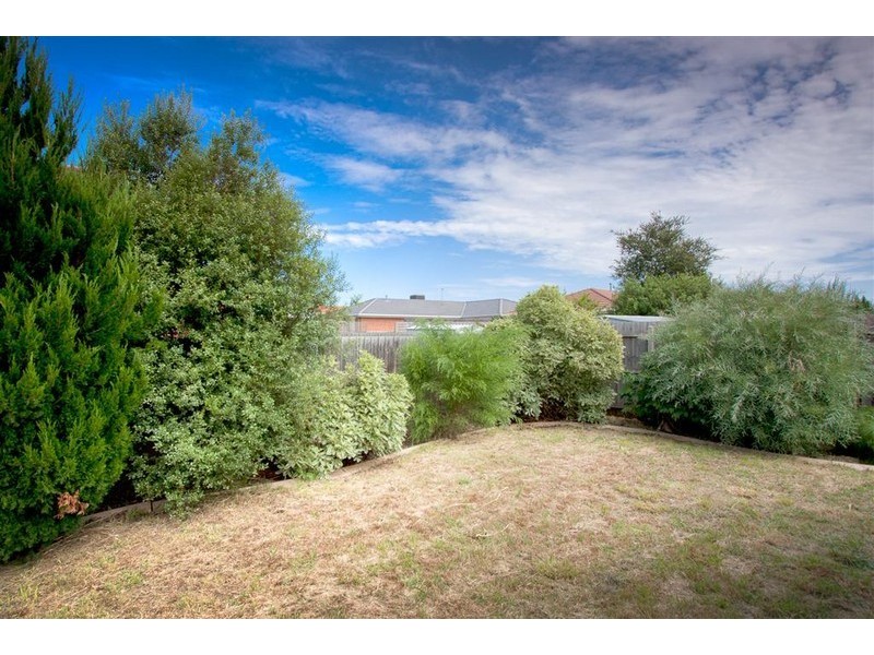 90 Sorbonne Drive, Sunbury VIC 3429